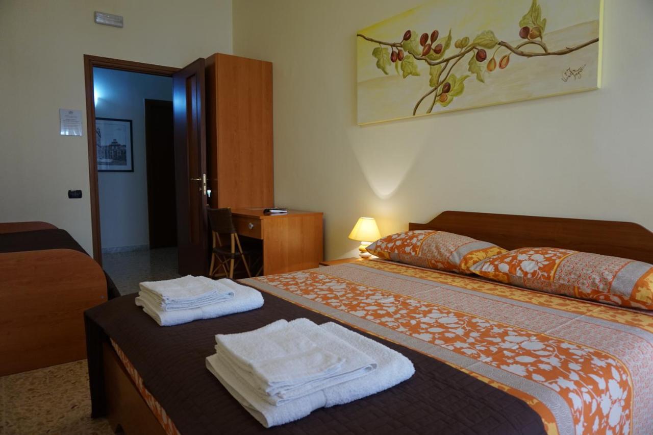 B&B Piazza 300Mila Λέτσε Δωμάτιο φωτογραφία